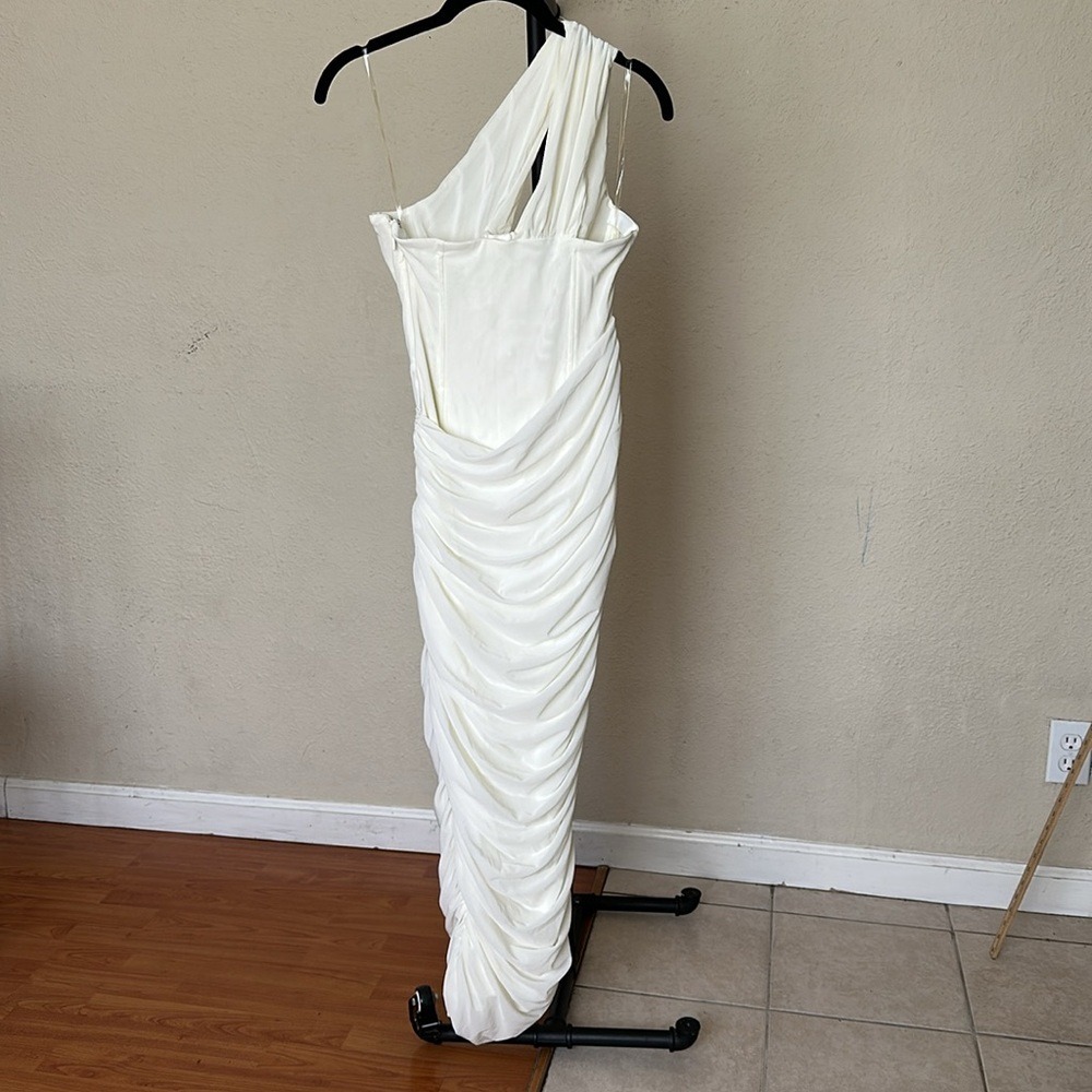 HOUSE OF CB 'Valentina' Ivory white Asymmetric Cutout Midi Dress NWOT Size S - Picture 6 of 13